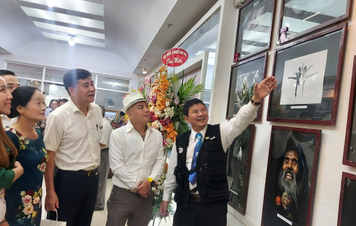 3.855 tác phẩm dự Liên hoan ảnh Nghệ thuật truyền thống TPHCM 2023.