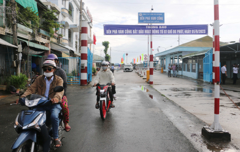 Phà Vàm Cống nối đôi bờ sông Hậu "hồi sinh"