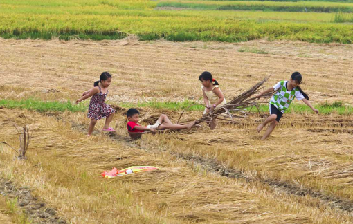 Chân trần cứ vậy mà quê!