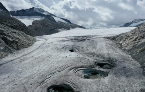 Sông băng lớn nhất nước Ý đứng trước nguy cơ bị xóa sổ