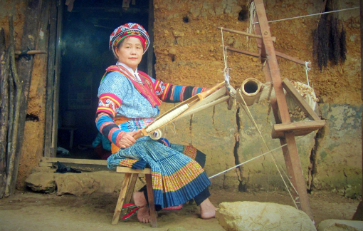 “Quý bà vải lanh” và hành trình giúp phụ nữ dân tộc Mông vươn lên
