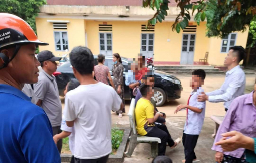 Nổ bóng bay trong lễ khai giảng, nhiều học sinh nhập viện