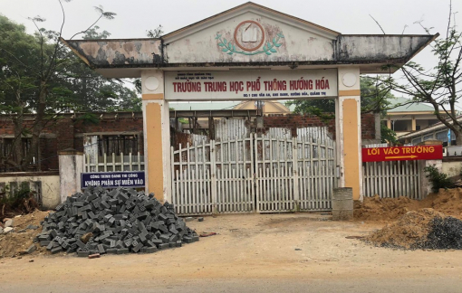 1 nữ sinh lớp 10 ở Quảng Trị bị vây đánh, quay clip