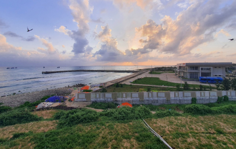 Quảng Ngãi: Một công ty trúng thầu gói xây dựng đê chắn sóng cảng Bến Đình giá 230 tỷ