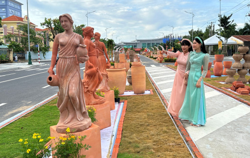 Độc đáo con đường gốm đỏ ở Vĩnh Long