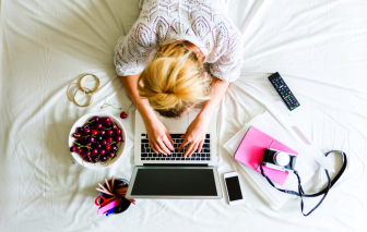 Ngày càng nhiều người trẻ mắc bệnh lý cột sống