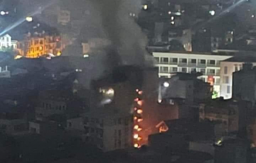 Cháy nhà cao tầng, có nên nhảy từ trên xuống?