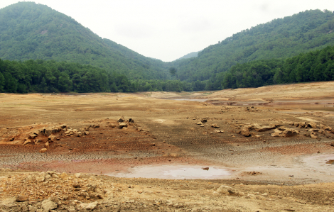 Hà Tĩnh: Hạn hán, hàng ngàn hộ dân khát nước sạch