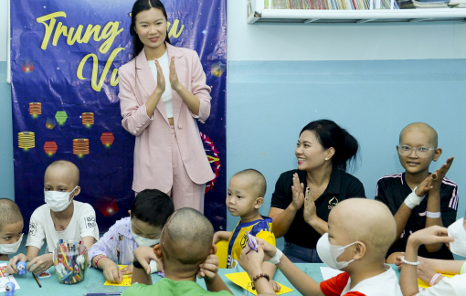 Bệnh viện Nhi Đồng 2 tổ chức trung thu sớm cho bệnh nhi