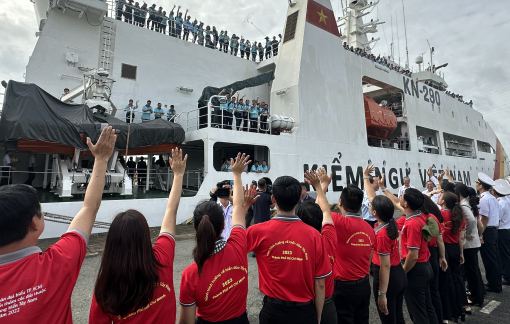 Đoàn đại biểu TPHCM bắt đầu chuyến công tác thăm các đảo Tây Nam và Nhà giàn DK1/10