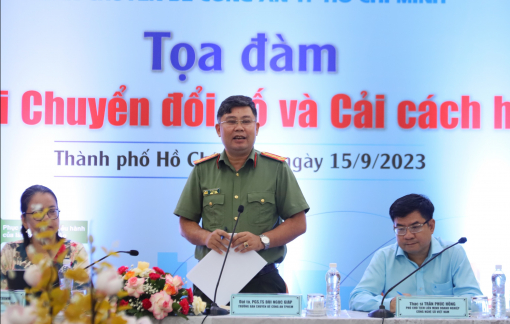 Dịch vụ công trực tuyến giúp người dân hưởng lợi, hạn chế tham nhũng vặt