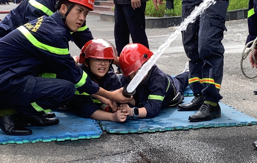 Đà Nẵng: Hướng dẫn học sinh tiểu học kỹ năng PCCC và cứu hộ