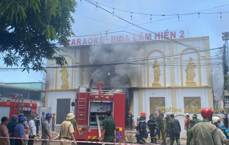 Đắk Lắk: Quán karaoke - bida bốc cháy dữ dội lúc giữa trưa
