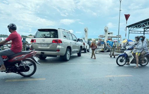 Vĩnh Long chấm dứt hoạt động phà An Bình để chống sạt lở khẩn cấp