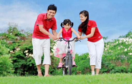Bạn trai thường xuyên qua lại với vợ cũ