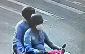 2 đối tượng cướp tiệm vàng ở Khánh Hòa là nam giới, nghi đội tóc giả
