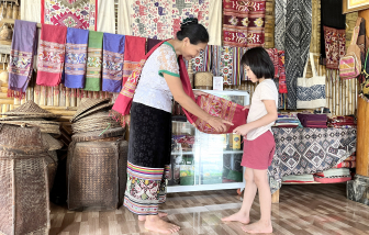 Dưới những nếp nhà sàn ở làng Thái cổ