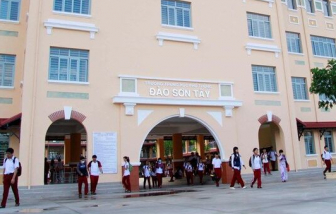 TPHCM: Phó hiệu trưởng tát học sinh lớp 12 vì hút thuốc lá điện tử