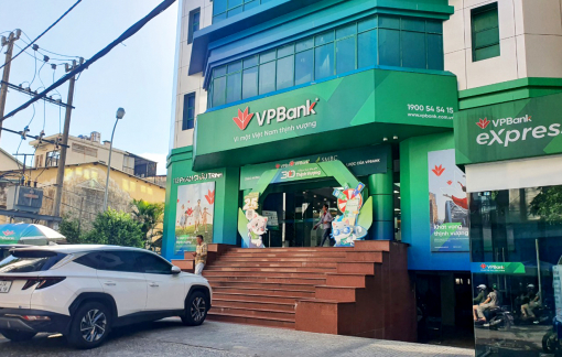 Khách hàng bỗng dưng bị… nợ xấu