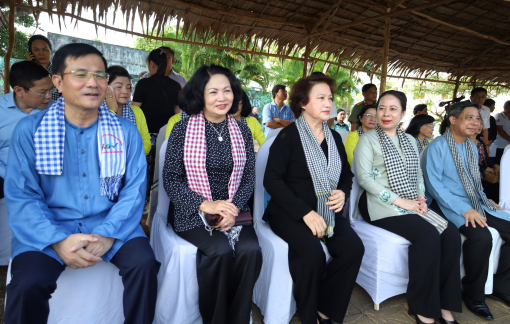 Phó chủ tịch nước Võ Thị Ánh Xuân dự khai mạc Festival Áo bà ba - Hậu Giang 2023