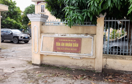 Một Phó chánh án ở Vĩnh Long bị bắt quả tang nhận hối lộ