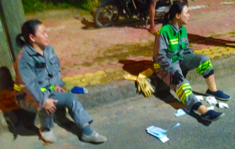 2 nữ công nhân nghi bị bắn khi đang quét rác giữa đêm