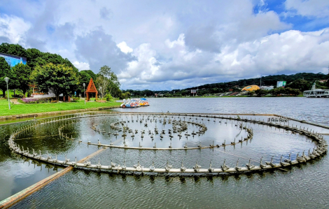 Sửa chữa hệ thống nhạc nước 10 tỉ đồng trên hồ Xuân Hương