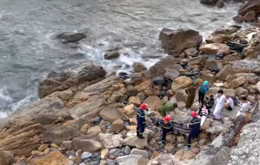 Cô gái rơi xuống vực sâu trong lúc chụp ảnh ở Nha Trang