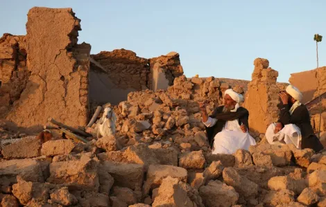 Số người chết sau trận động đất ở Afghanistan đã lên đến 2.000