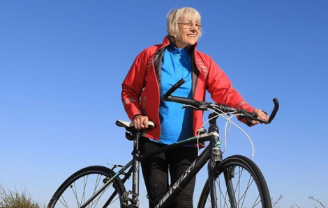 Cụ bà 85 tuổi đạp xe vòng quanh Scotland
