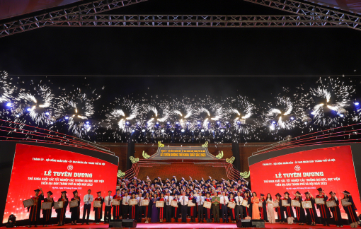 Hà Nội vinh danh 96 thủ khoa xuất sắc