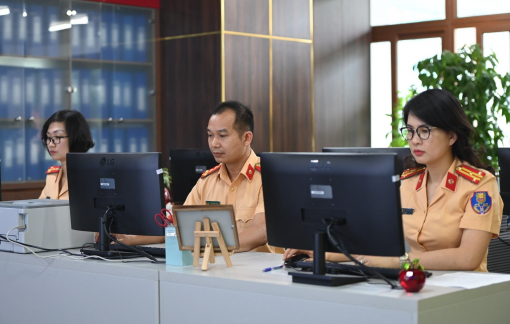 Đấu giá lại biển số 51K-888.88