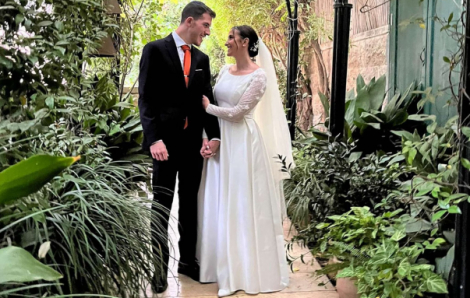 Cặp đôi ở Israel vội vã kết hôn giữa tiếng còi báo động