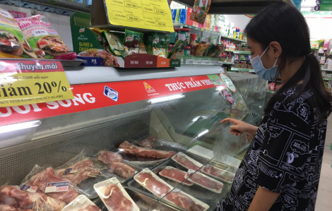 Giá thịt heo bình ổn giảm từ 2.000-7.000 đồng/kg