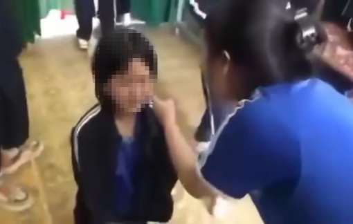 1 nữ sinh bị bạn đánh hội đồng rồi quay clip đưa lên mạng