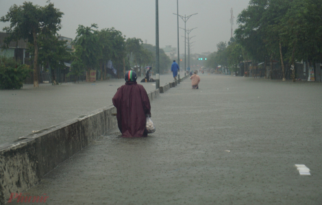 Cảnh báo nhiều tỉnh miền Trung mưa rất to, nguy cơ xảy ra lũ quét