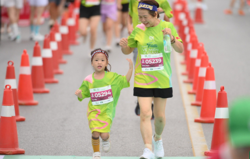 2.000 vận động viên marathon tham gia giải chạy ngắm hoàng hôn