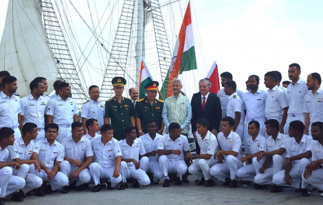 Tàu Hải quân Ấn Độ INS Sudarshini thăm TPHCM