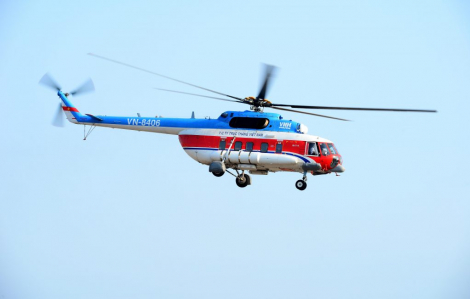 Máy bay trực thăng và tàu nước ngoài tham gia tìm kiếm ngư dân mất tích