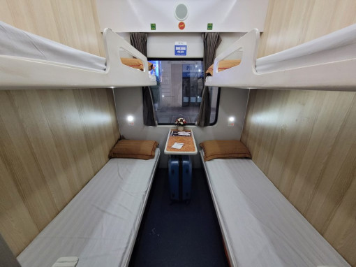 Top những chuyến tàu có toa giường nằm tốt nhất thế giới có tàu Thống Nhất