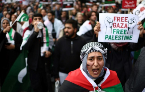 Gần 100.000 người ủng hộ Palestine tuần hành ở London