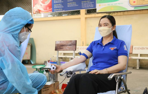 Nhiều bệnh viện miền Tây thiếu máu nhưng không thể nhận máu hiến do thiếu... túi đựng