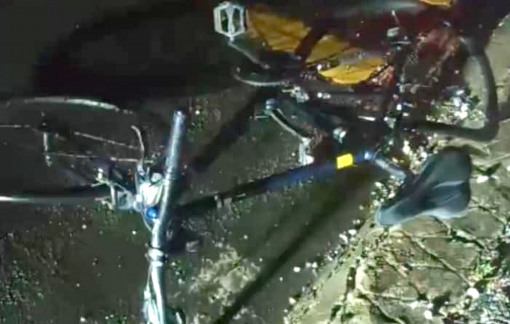 Công an truy tìm tài xế tông thầy giáo tử vong