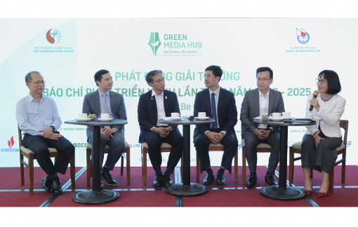 Vinamilk đồng hành cùng chuỗi hoạt động của CLB Báo chí Phát triển Xanh