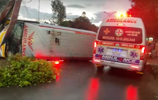 Bệnh nhi 1 tuổi thiệt mạng sau vụ tai nạn lật xe cứu thương