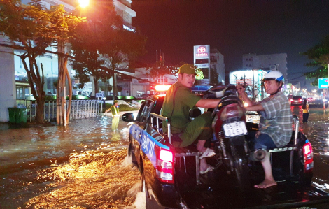 Cần Thơ triều cường lên cao vượt báo động 3