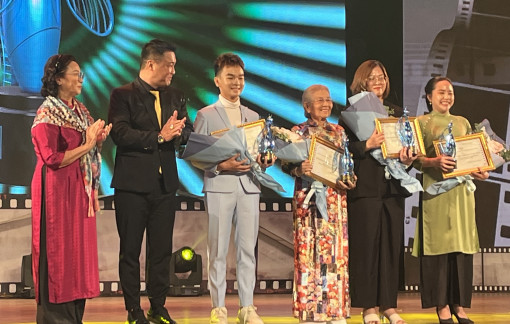 Bế mạc Liên hoan phim ngắn TPHCM lần thứ nhất: Phim của Lê Chi Na thắng lớn.
