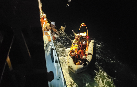 Cứu sống thuyền viên tàu cá Quảng Ngãi bị đột quỵ não trên biển Hoàng Sa