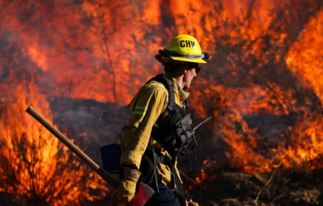 Cháy rừng đe dọa cuộc sống hàng ngàn người ở Mỹ