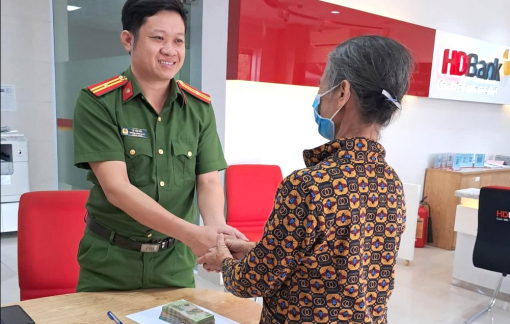 Cụ ông 80 tuổi bị lừa mất gần 500 triệu sau khi nghe điện thoại